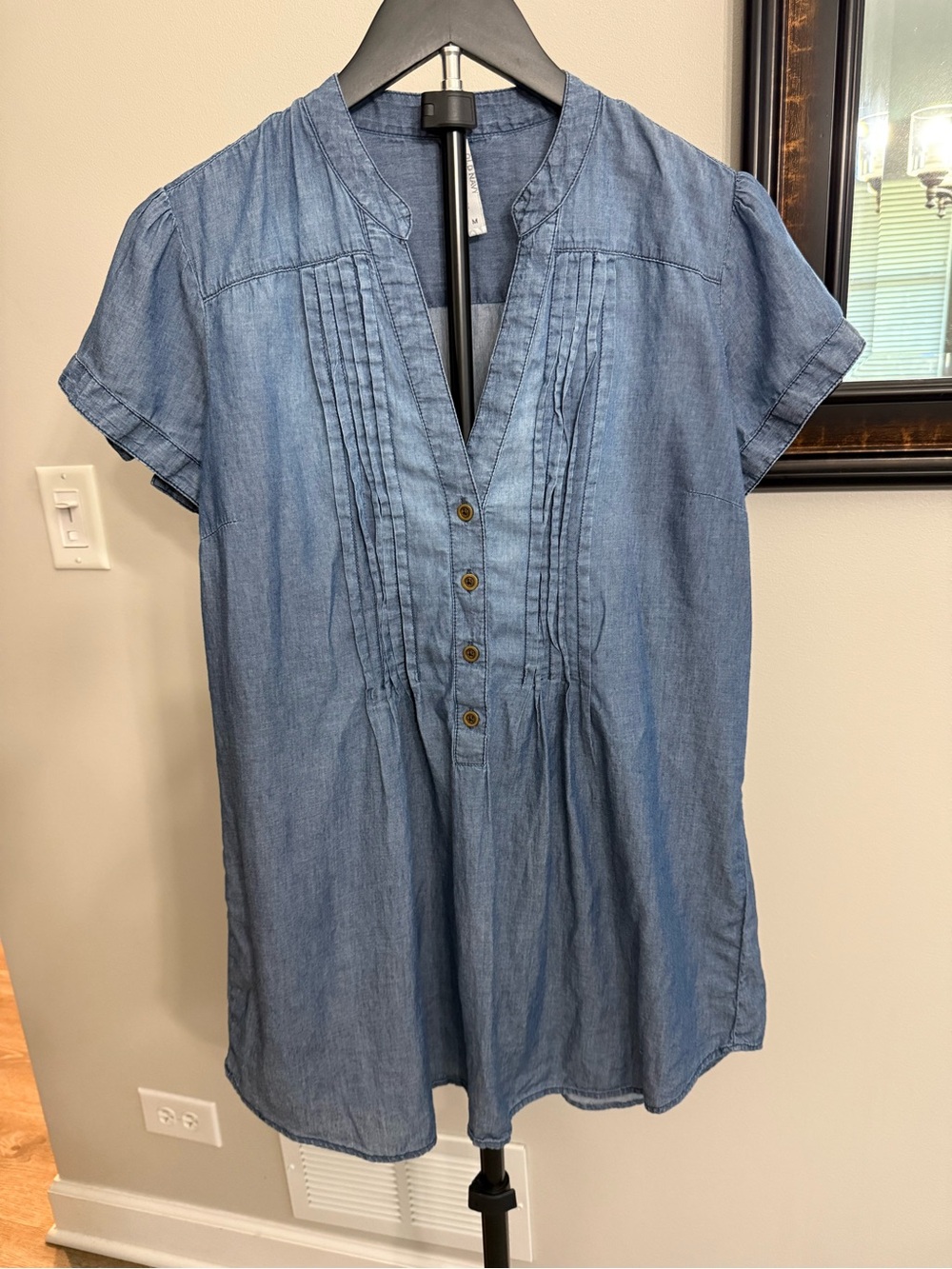 Old Navy Blue Chambray Pintuck Button-Front dress